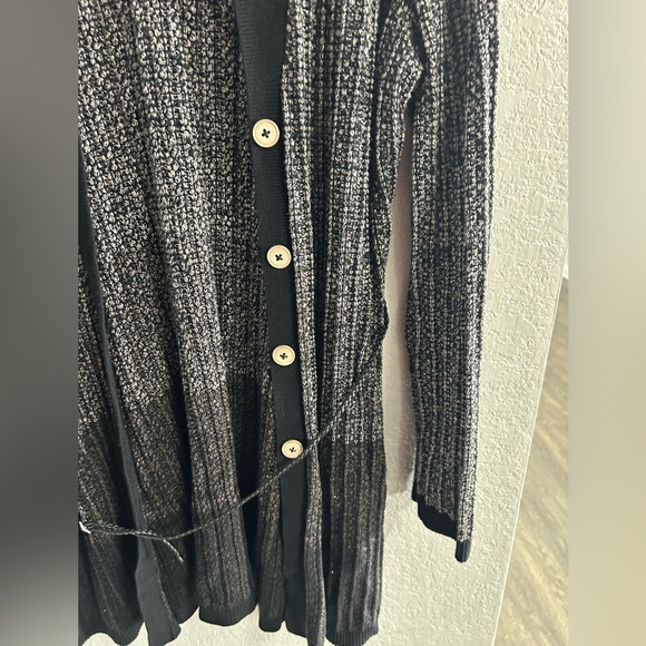 Nic + Zoe Black , Gray Cardigan Button Down Sweater. - Picture 4 of 6